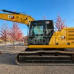 Excavadora Caterpillar 320 año 2021, diseñada para alto rendimiento en movimiento de tierra, construcción y faena minera. Con un peso operativo de 20 a 22 toneladas, motor Cat C4.4 Turbo Diésel y potencia de hasta 146 HP según configuración, ofrece excelente estabilidad, fuerza de excavación y eficiencia hidráulica.